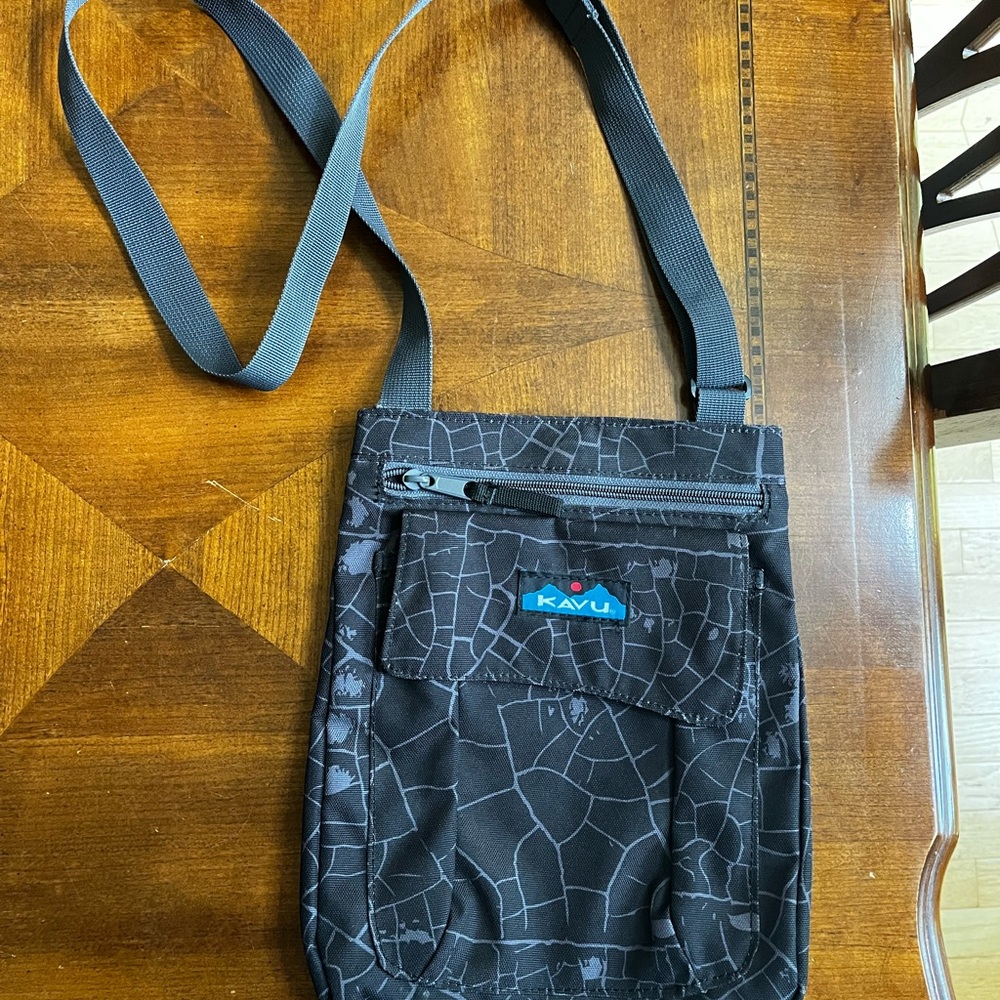 Kavu Black Messenger Bag